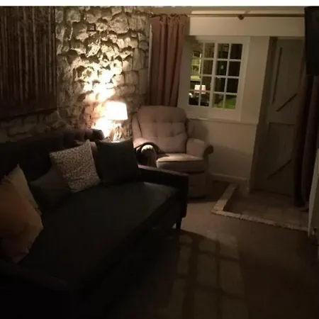 In Sleeps 6 Pets Welcome * Pickering
